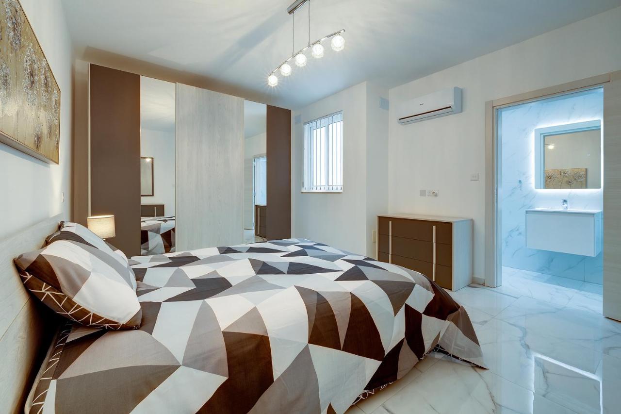 Stylish 2Br Apartment In Central St Julians Saint Julian's Exterior foto
