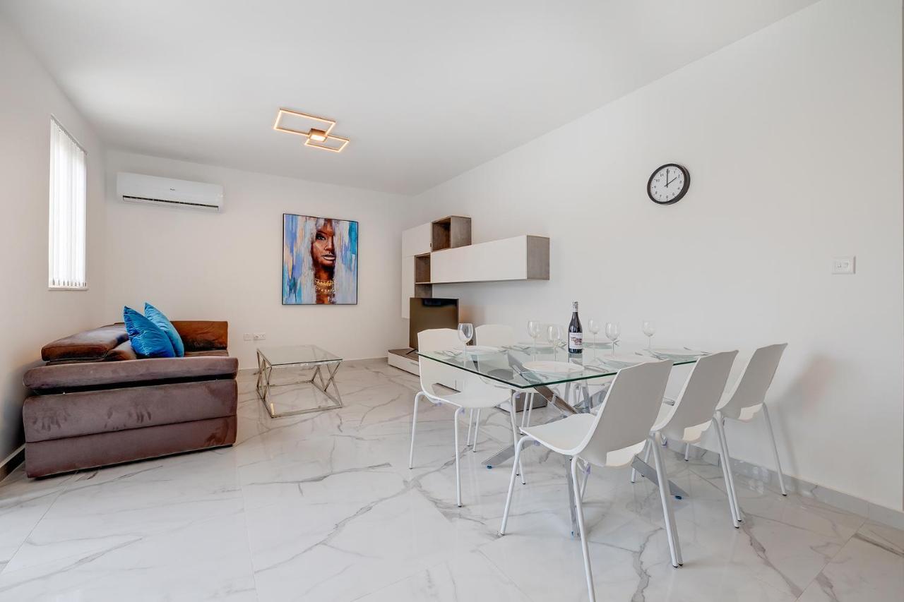 Stylish 2Br Apartment In Central St Julians Saint Julian's Exterior foto
